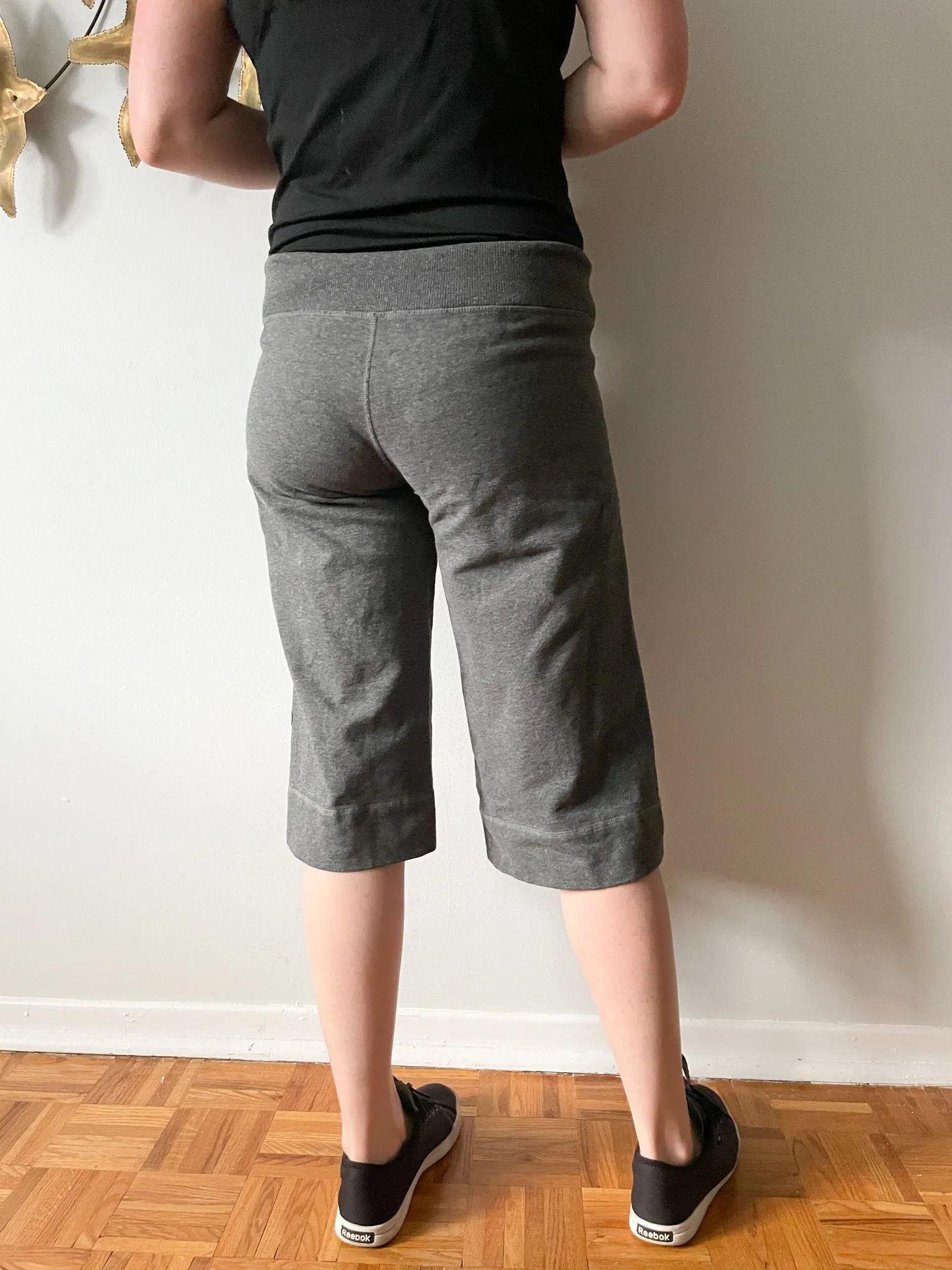 Lululemon Grey Mid-Rise Wide-Leg Crop Pants Shorts - M/L