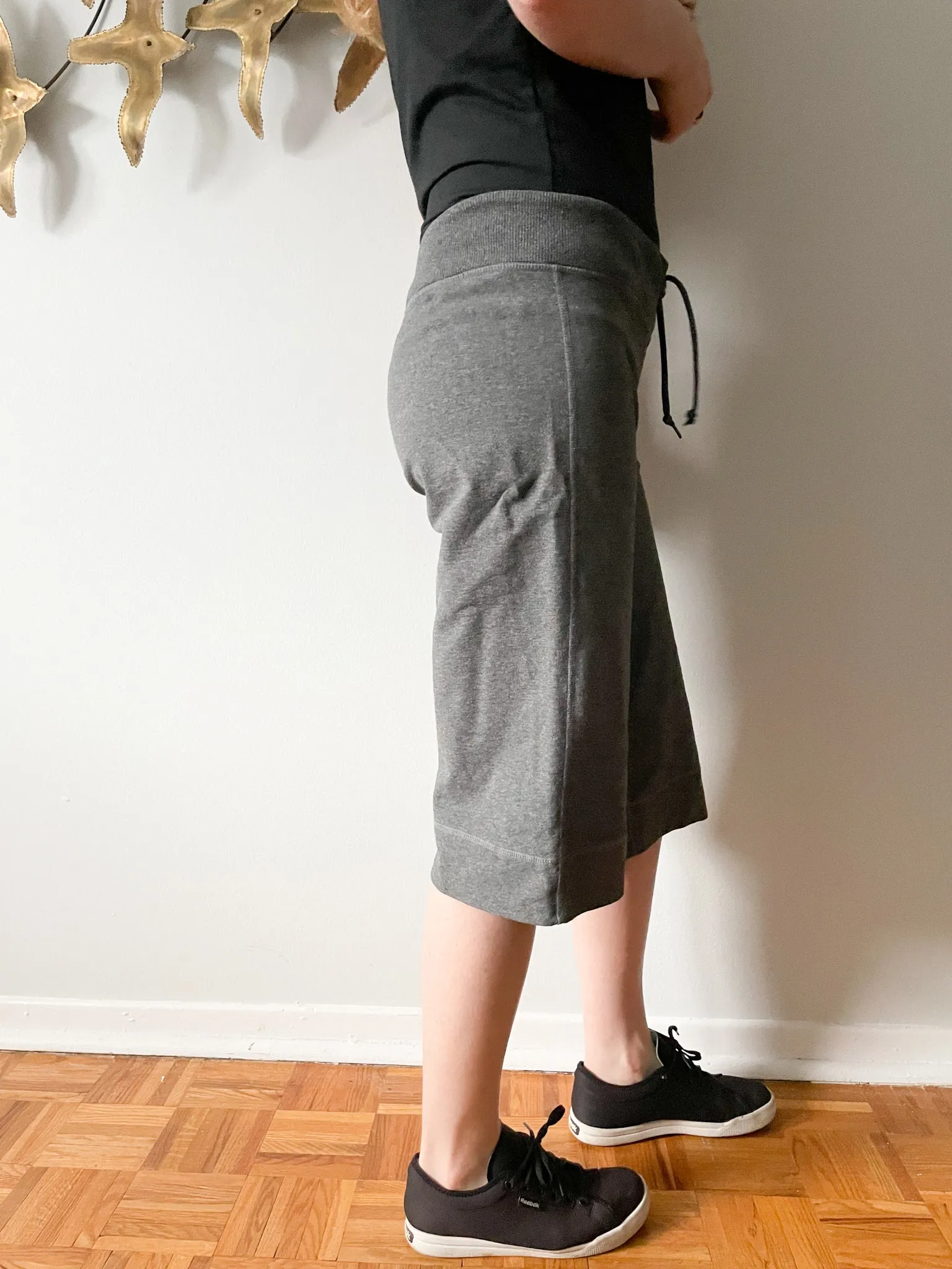 Lululemon Grey Mid-Rise Wide-Leg Crop Pants Shorts - M/L